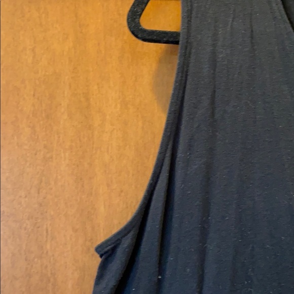 Ann Taylor Factory black v-neck sleeveless top - Picture 3 of 6